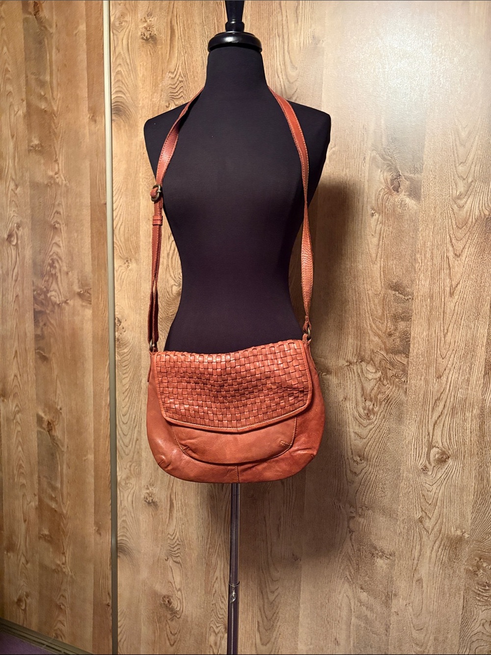 Made in Italy-Leather Woven Flap Crossbody Bag - Brown